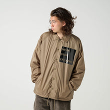 画像をギャラリービューアに読み込む, XBJ-RETA(裏ボア仕様 ナイロン・コーチジャケット)KHAKI