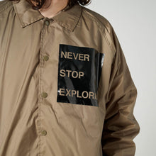 画像をギャラリービューアに読み込む, XBJ-RETA(裏ボア仕様 ナイロン・コーチジャケット)KHAKI