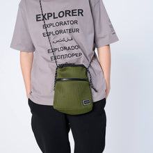画像をギャラリービューアに読み込む, XNB-POUCH MESH(メッシュ素材 巾着型ショルダーバッグ)KHAKI-OLIVE