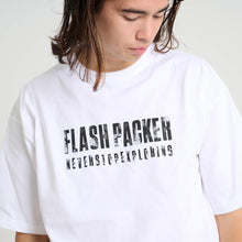 画像をギャラリービューアに読み込む, XT-DRC(ビッグシルエット TEE)WHITE - FLASH PACKER