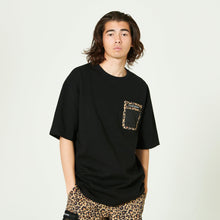 画像をギャラリービューアに読み込む, XMPT-PKT(異素材ポケット TEE)BLACK-LEO - FLASH PACKER