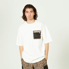 画像をギャラリービューアに読み込む, XMPT-PKT(異素材ポケット TEE)WHITE-LEO - FLASH PACKER