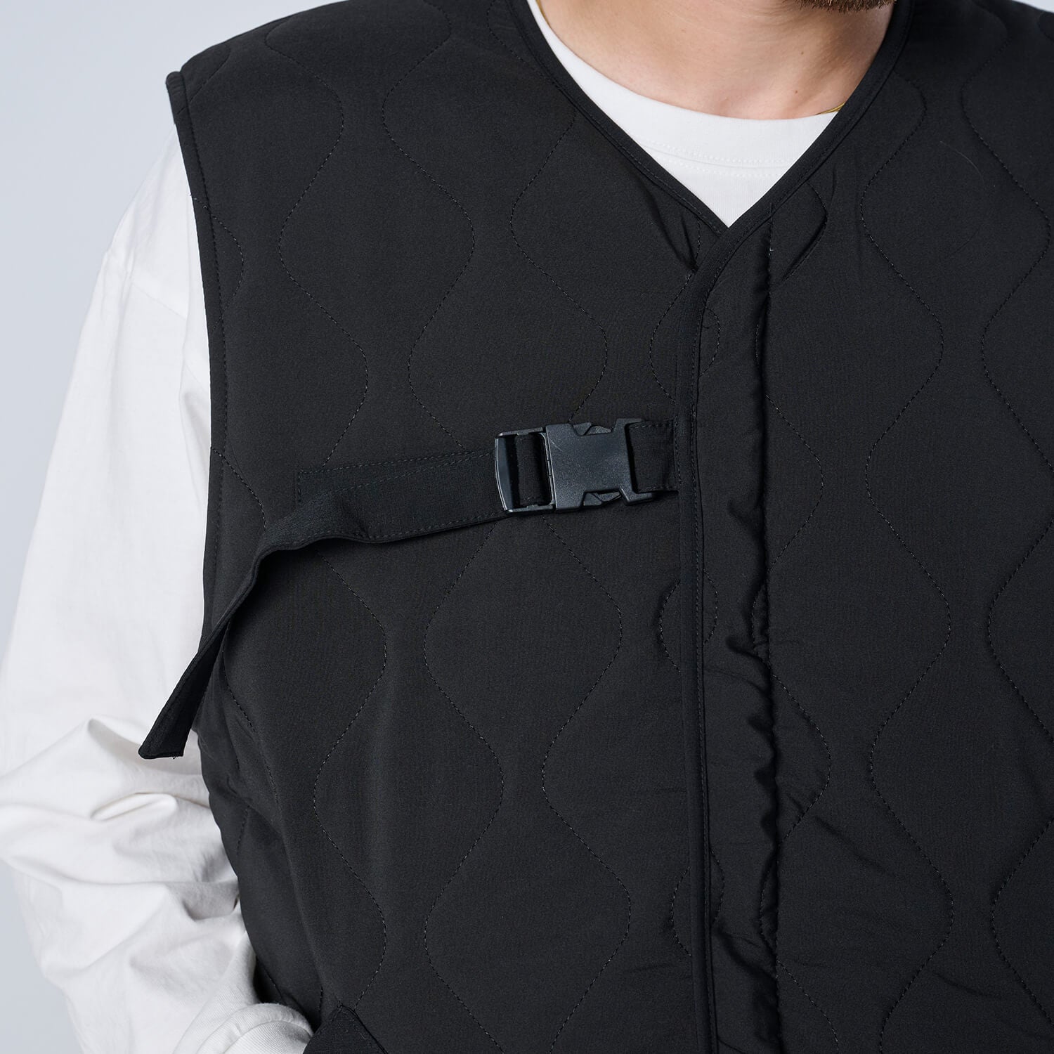 machatt キルティングベスト（ブラック） XV-KILT（ストレッチ中綿キルティングベスト） BLACK - OUTERWEAR